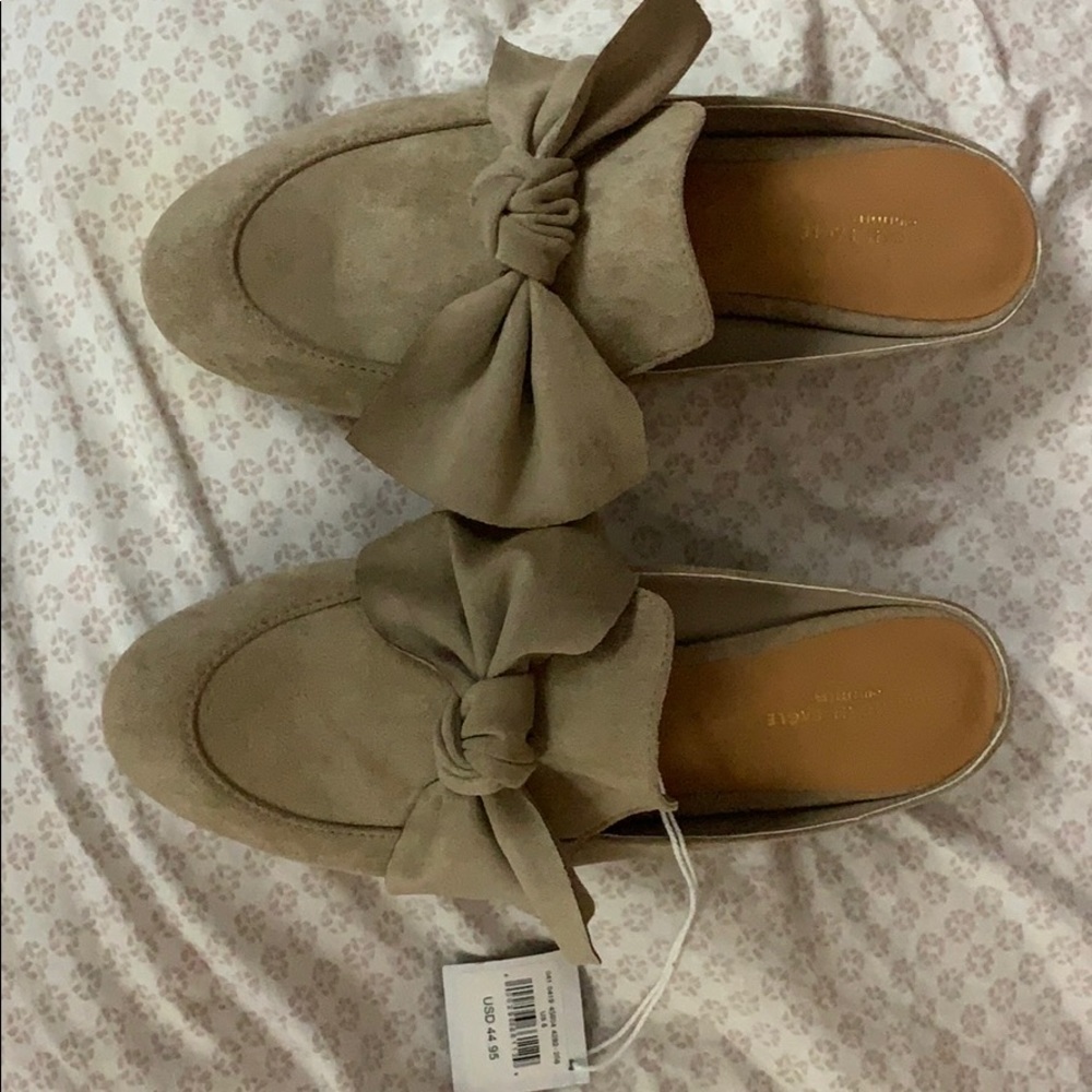 Comfortable American Eagle shoes